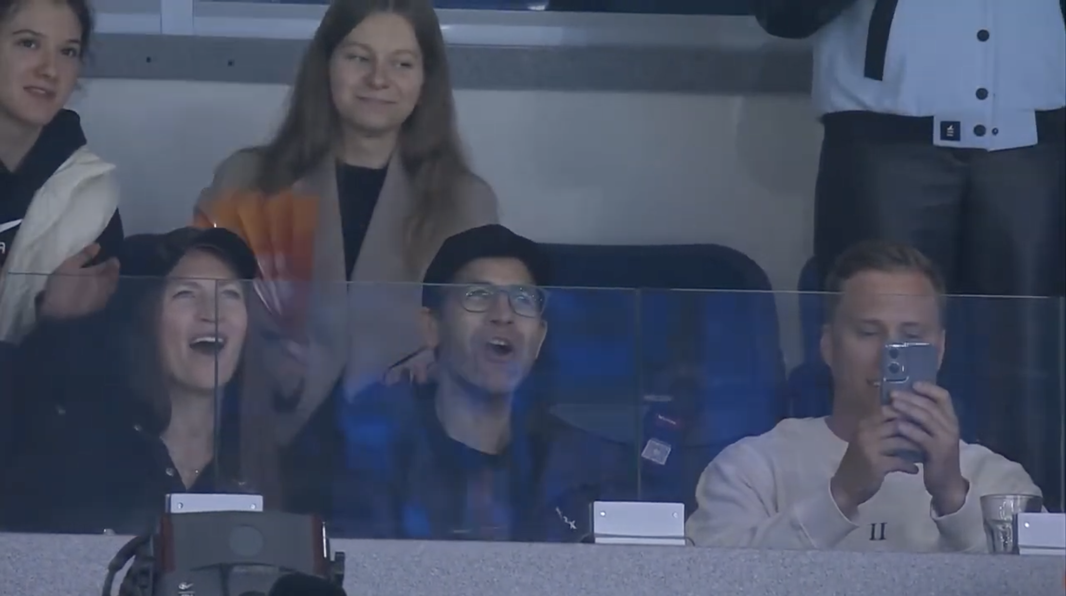 HOCKEY